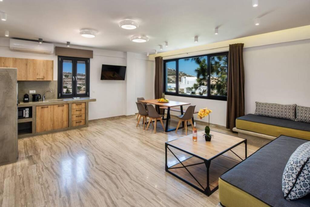 Christianna & George Luxury Hot Tub Apartment Fira (Santorini) Exterior foto