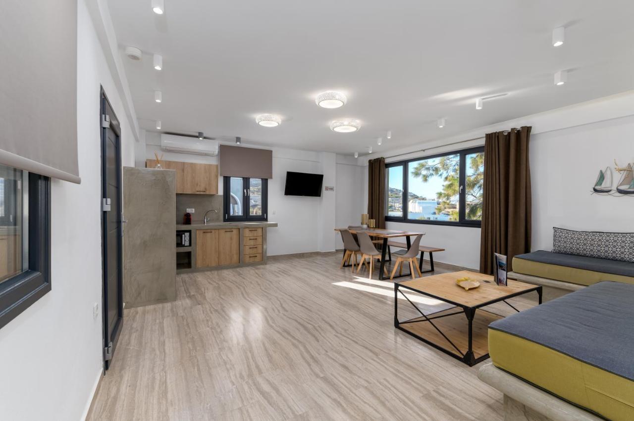 Christianna & George Luxury Hot Tub Apartment Fira (Santorini) Exterior foto