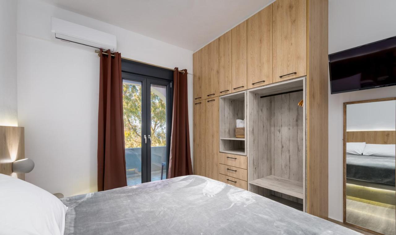 Christianna & George Luxury Hot Tub Apartment Fira (Santorini) Exterior foto