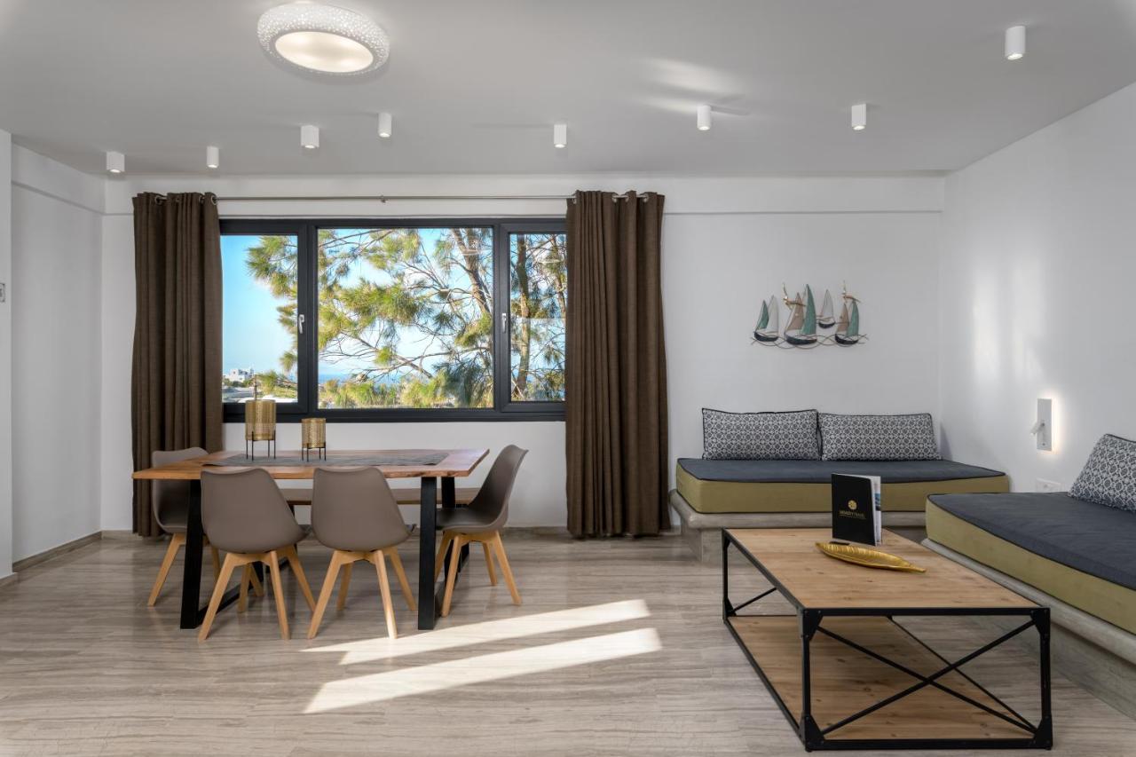 Christianna & George Luxury Hot Tub Apartment Fira (Santorini) Exterior foto