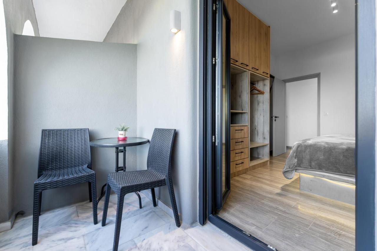 Christianna & George Luxury Hot Tub Apartment Fira (Santorini) Exterior foto