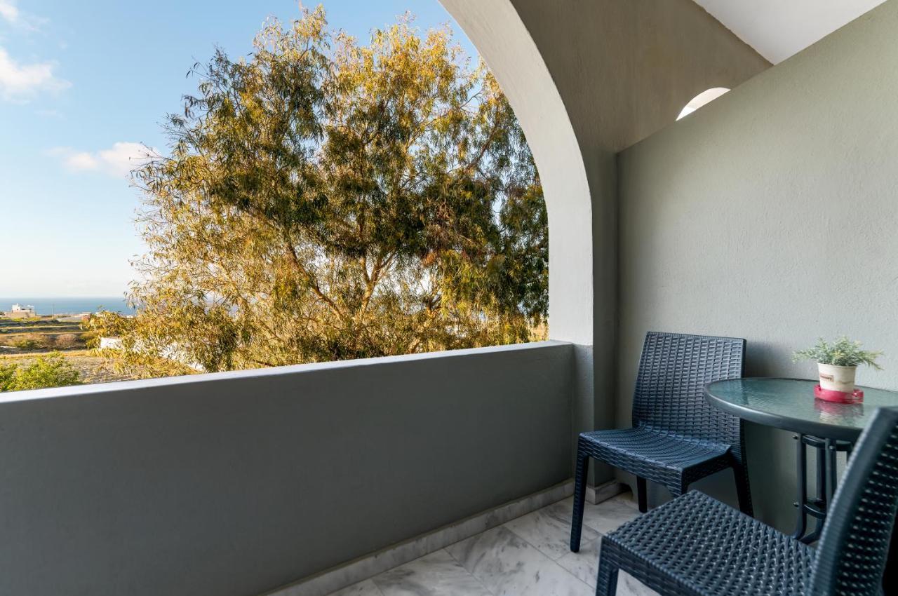 Christianna & George Luxury Hot Tub Apartment Fira (Santorini) Exterior foto